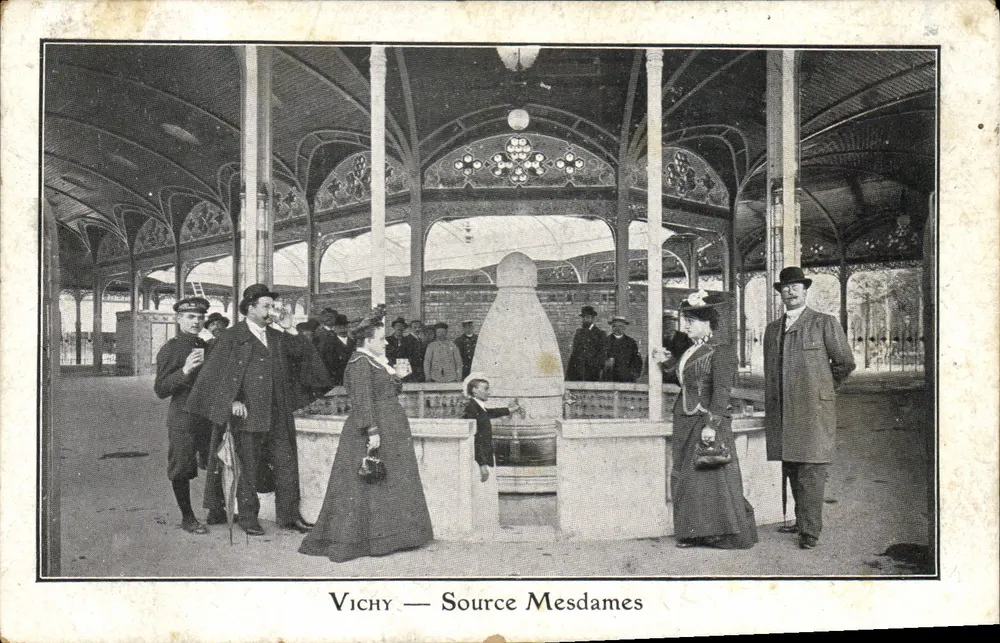 Vichy — Fonte Mesdames — Editor desconhecido, número de série não visível - Frente