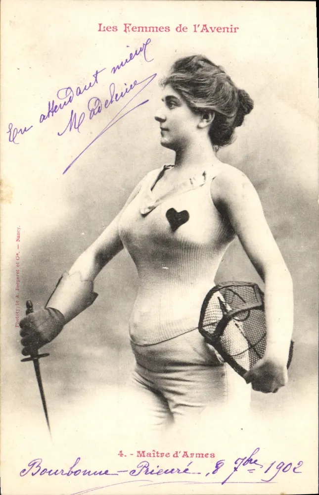 Waffenträgerin — Frauen der Zukunft — Phototypie A. Jarques et Cie, Nancy - Vorderseite