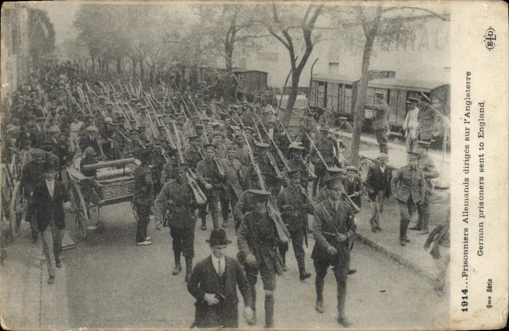 Prisonniers allemands dirigés sur l'Angleterre — 1914 — Éditeur E.B.H. — 9ème Série - Vorderseite