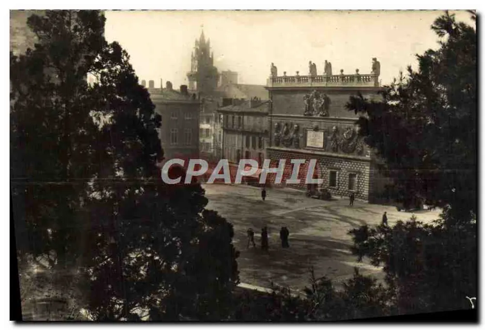 Place des Héros — Hotel des Monnates — Avignon — Edições Maréchal & de Gimniz - Frente