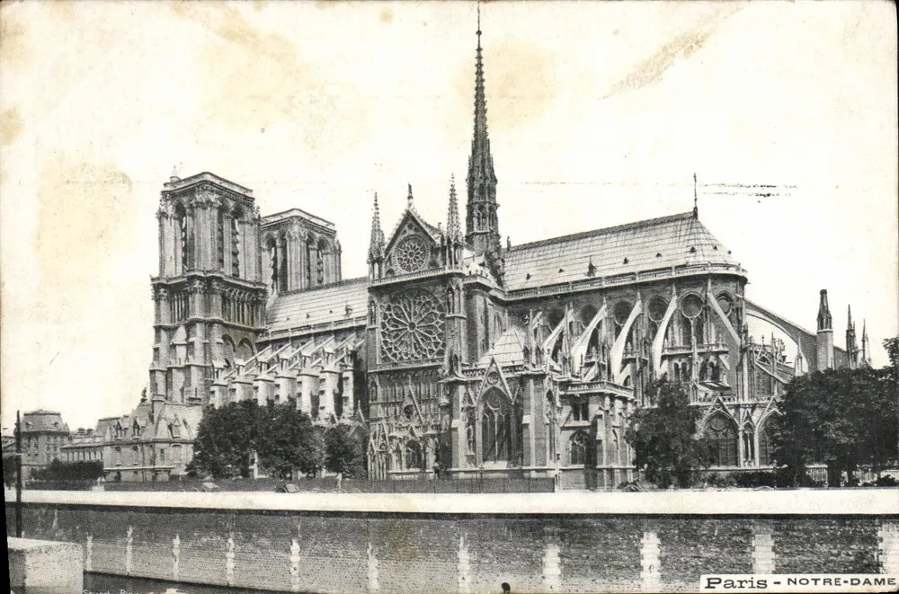 Paris - Notre-Dame — vista da fachada e da torre — editor desconhecido - Frente