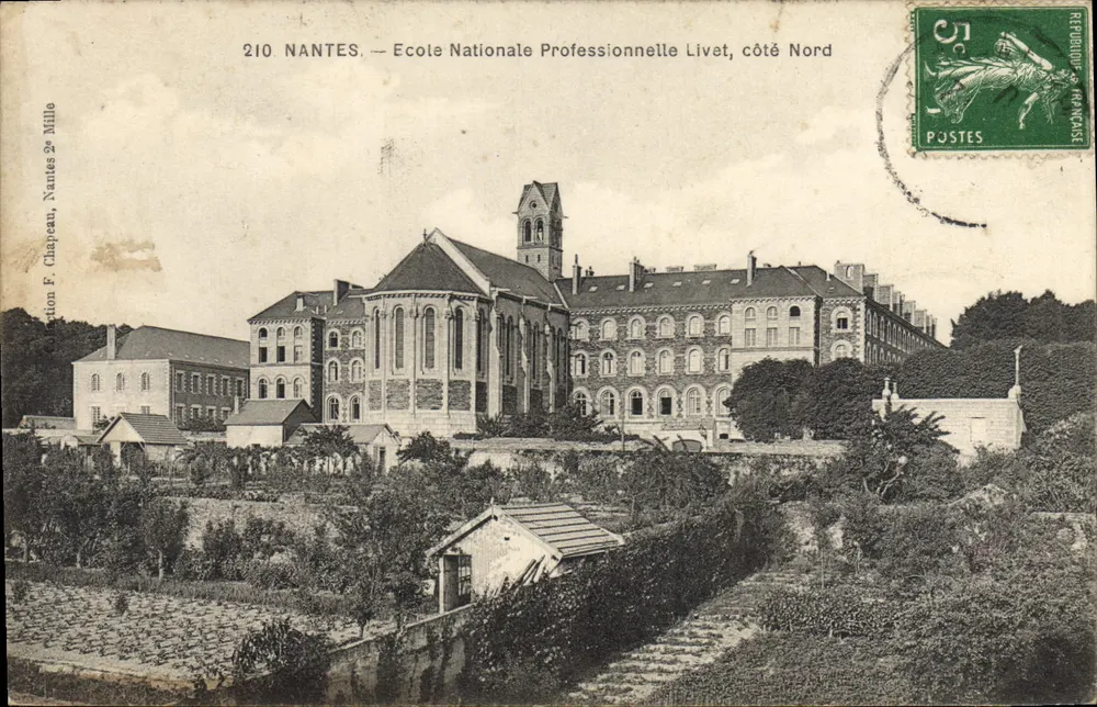 NANTES — Nationale Fachschule Livet, Nordseite — Edition F. Château, Nantes 2e Mille - Vorderseite