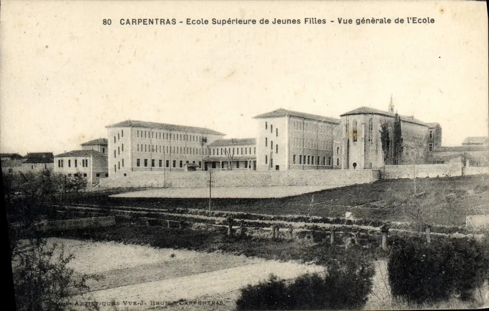 Carpentras - École Supérieure de Jeunes Filles - Allgemeiner Blick auf die Schule - Vorderseite