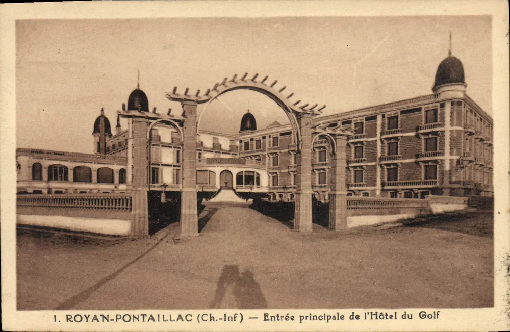 Royan-Pontaillac (Ch.-Inf) — Haupteingang des Hotels du Golf - Vorderseite
