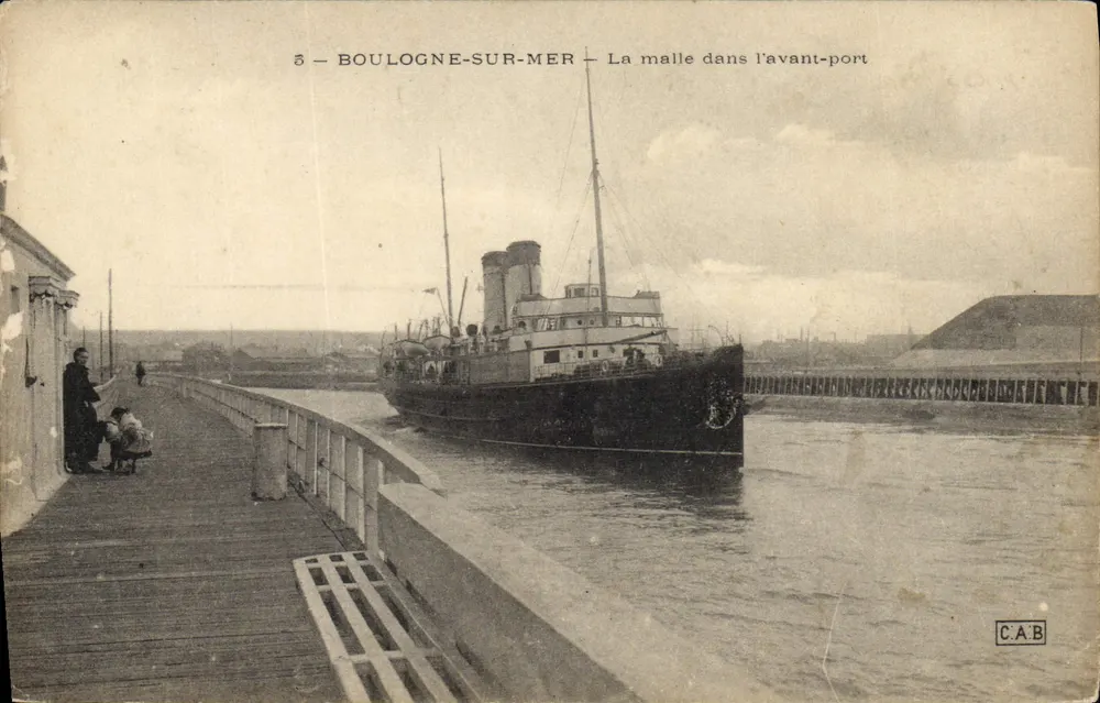 Boulogne-sur-Mer — Die Dampfschiff in der Hafeneinfahrt — Éditeur C.A.B. - Vorderseite