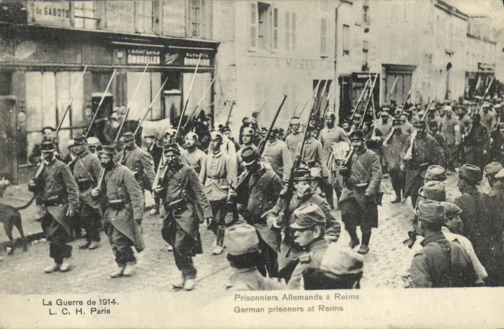 Gefangene Deutsche in Reims — Der Krieg von 1914 — L. C. H. Paris - Vorderseite