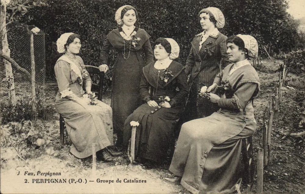 Grupo de Catalãs — Perpignan (P.-O.) — J. Fau, Perpignan - Frente