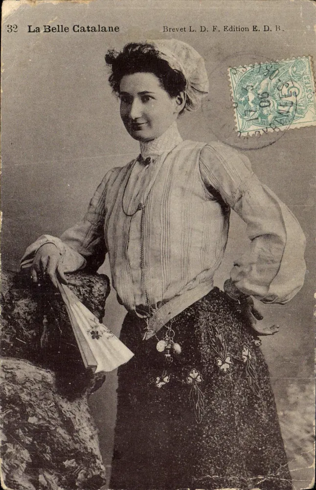 La Belle Catalane — femme en costume traditionnel catalan — Édition E.D.B. n°32 - Frente