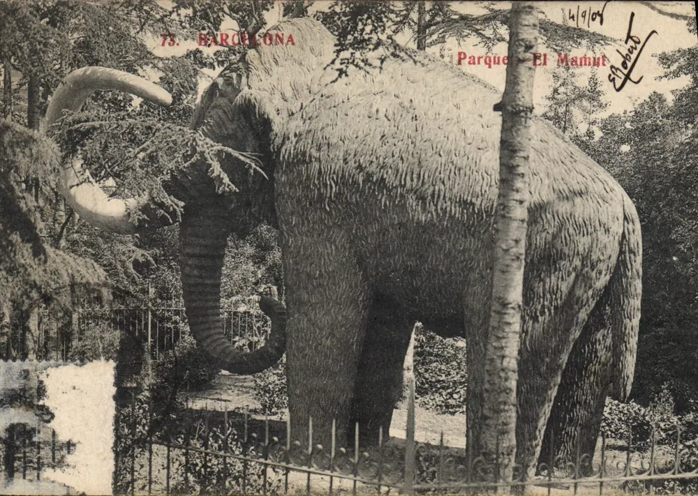 Barcelona — Park El Mamut — Mammut-Statue - Vorderseite