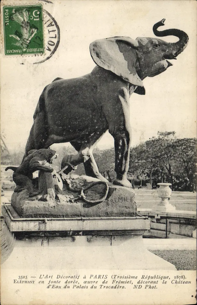 Goldener Bronze-Elefant — Werk von Frémiet, dekoriert den Wasserbau des Palais du Trocadéro — ND Phot. - Vorderseite
