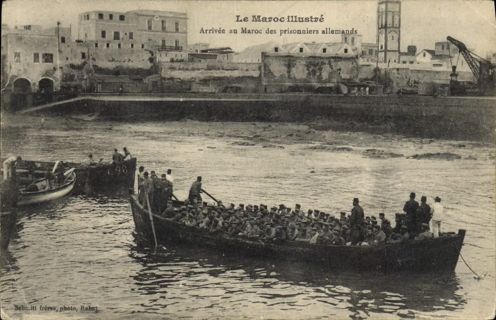 Ankunft deutscher Gefangener in Marokko — Le Maroc illustré, Verlag Schmitt Brüder, Foto Rubat, Nr. 698 - Vorderseite