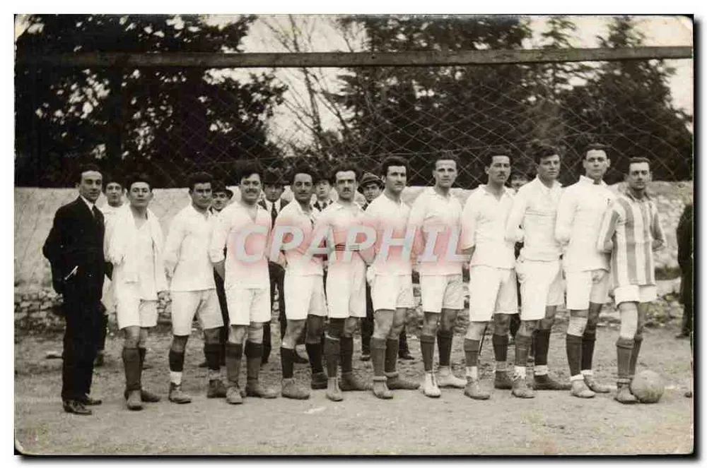 Equipe de futebol — pose de grupo — editor desconhecido, número de série não visível - Frente
