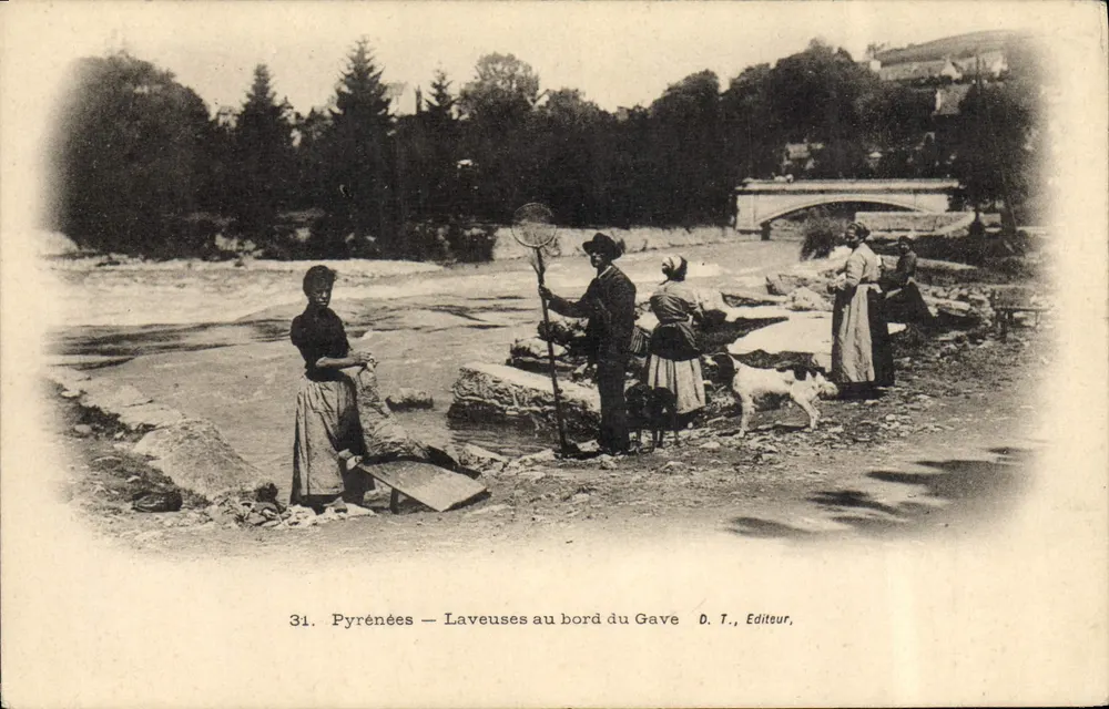 Pirineus — Lavadeiras na margem do Gave — D. T., Editor - Frente