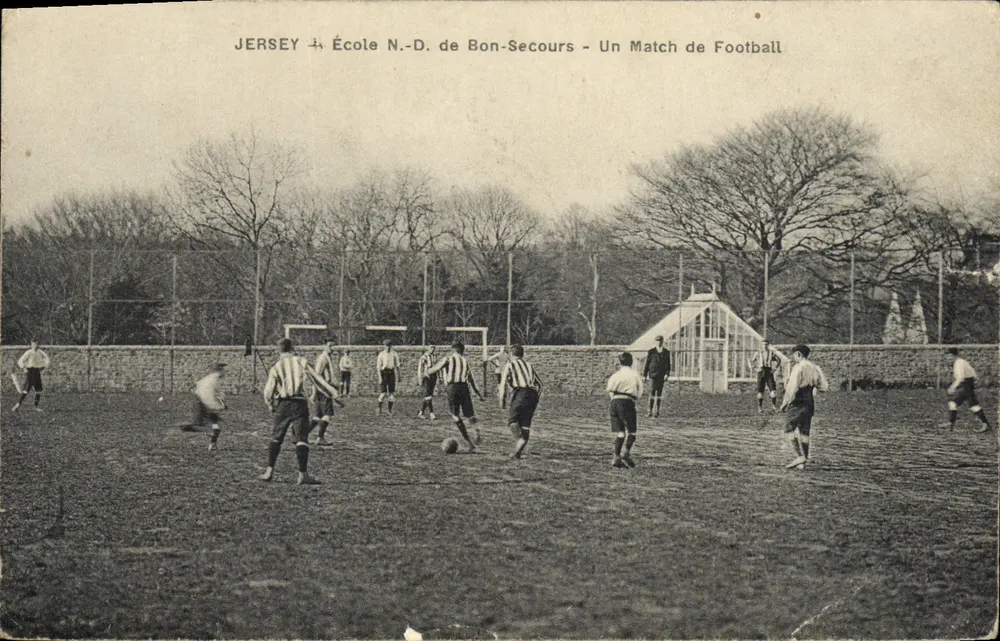 Jersey — Schule N.-D. de Bon-Secours — Ein Fußballspiel - Vorderseite