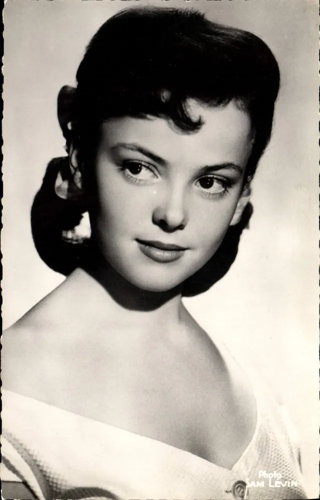 Christine CARÈRE — Studiofoto — Foto SAM LEVIN - Vorderseite