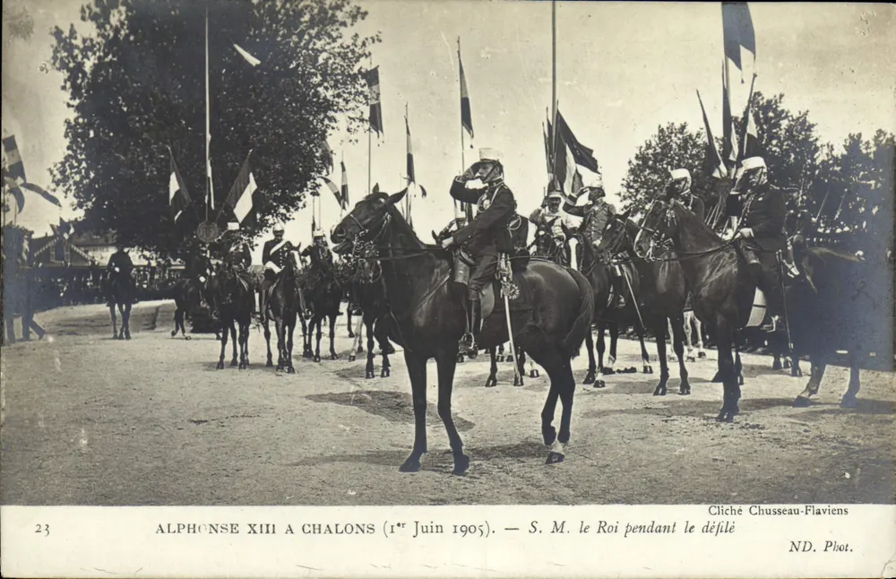 Alphonse XIII in Châlons — Seine Majestät der König während der Parade — Cliché Chusseau-Flaviens - Vorderseite