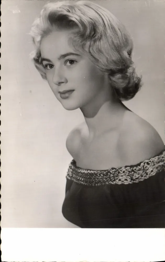 Cathia Caro — Retrato feminino — Éditions Korès, n° 938 - Frente
