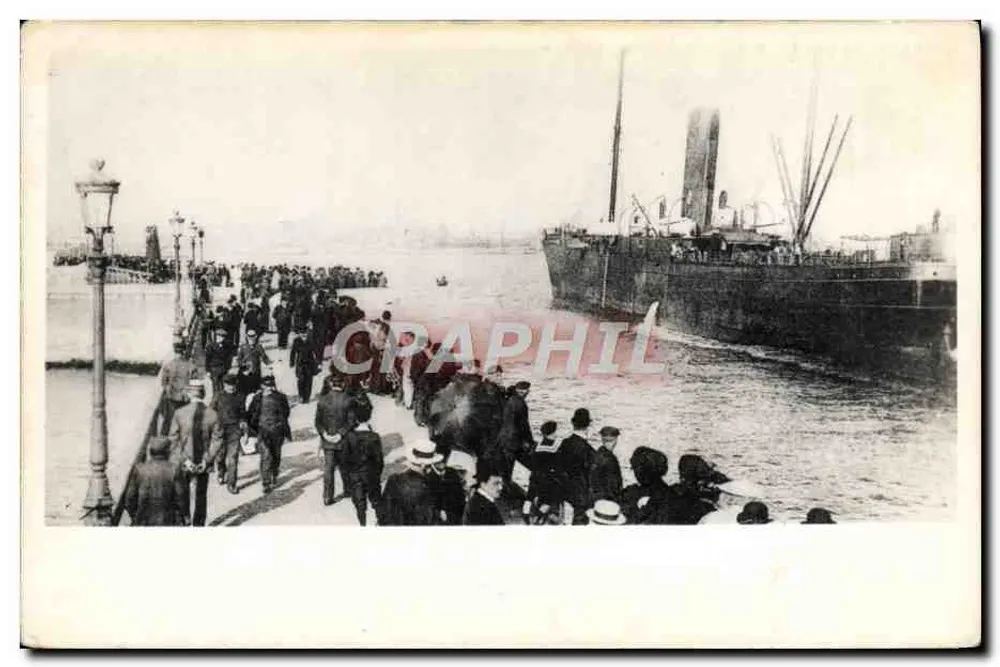 Navio a vapor "LE BORDAUX" — chegada ao porto — sem editor ou número de série visível - Frente