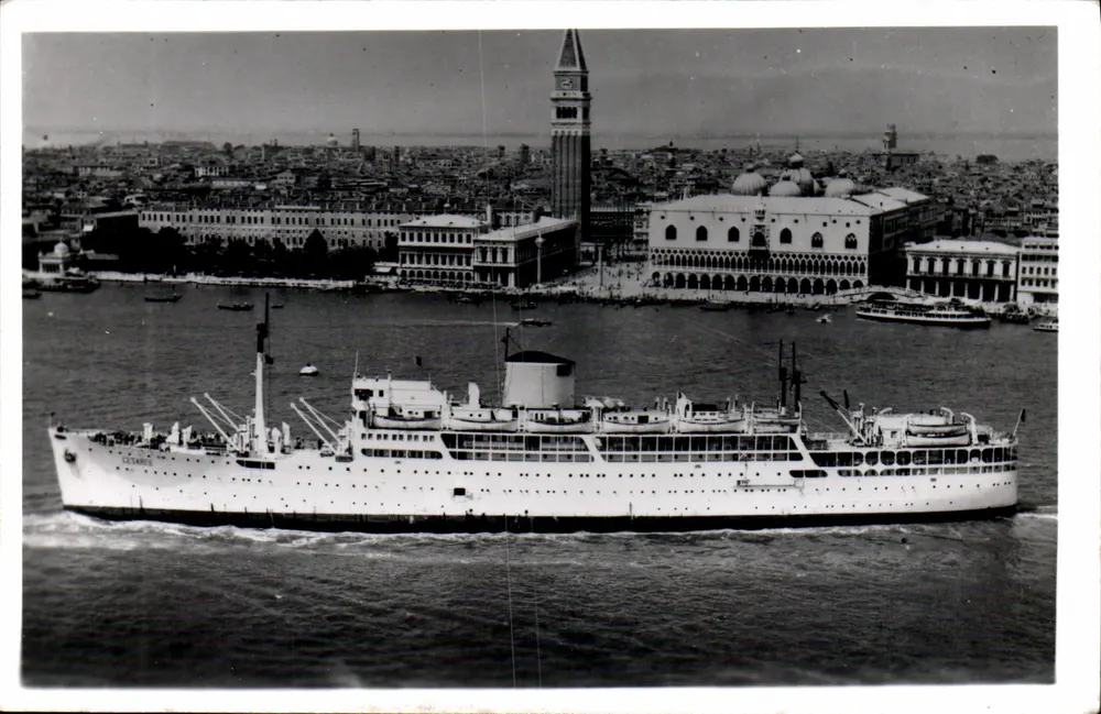 Césarée ex-Djenné em Veneza — vista do Grand Canal com o campanário de São Marcos - Frente