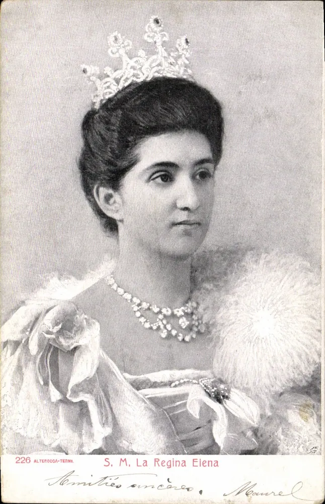 S.M. A Rainha Elena — retrato em traje real — editor Maurel, n° 226 - Frente