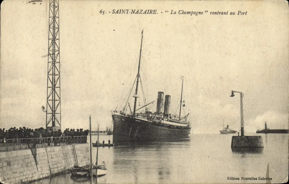 Saint-Nazaire — 'La Champagne' kommt in den Hafen — Edition Nouvelles Galeries n°65 - Vorderseite