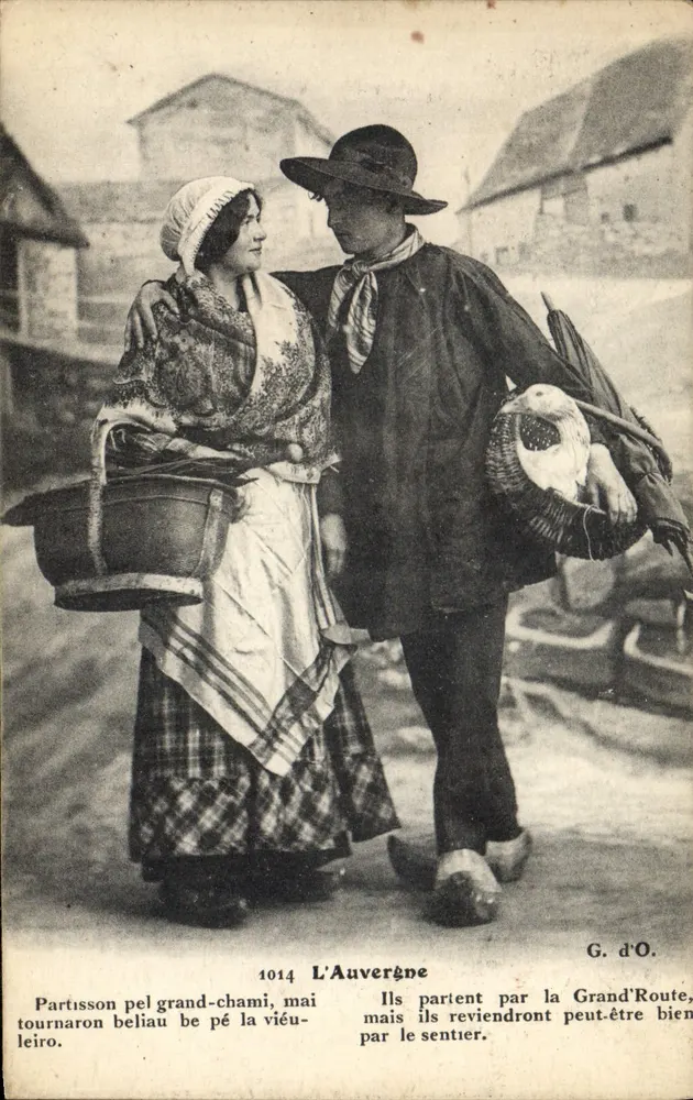 Casal em traje tradicional — L'Auvergne — G. d'O., n° 1014 - Frente