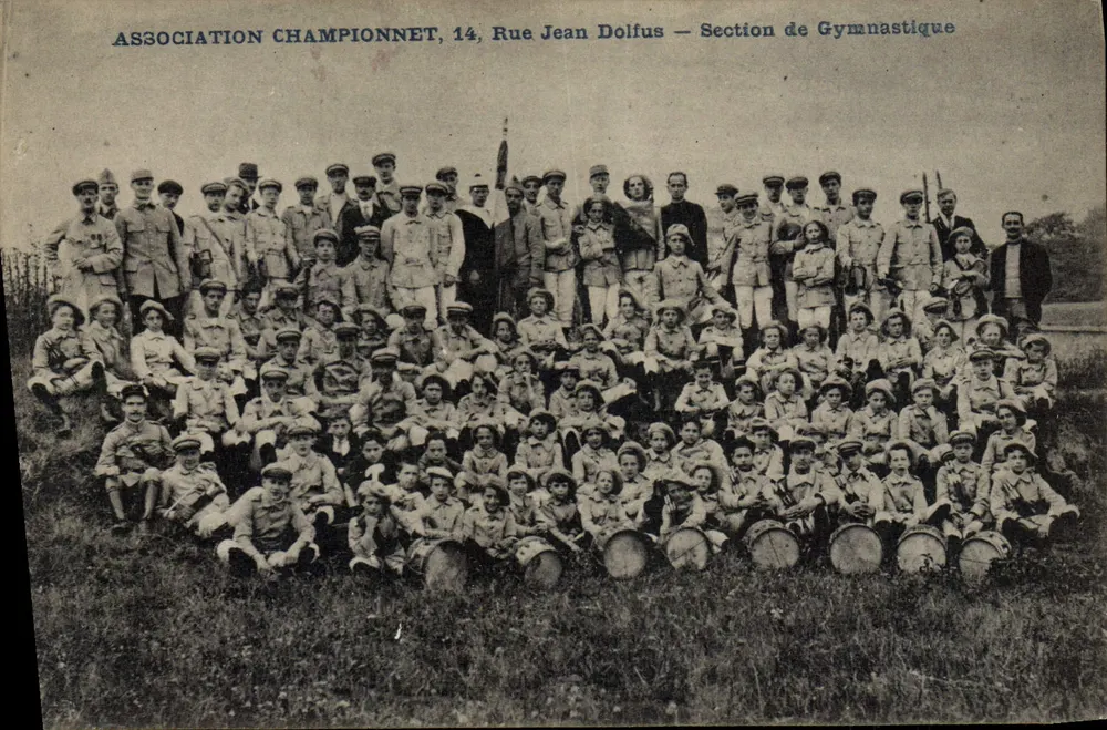 Association Championnet, 14 Rue Jean Dolfus — Gymnastik-Abteilung - Vorderseite