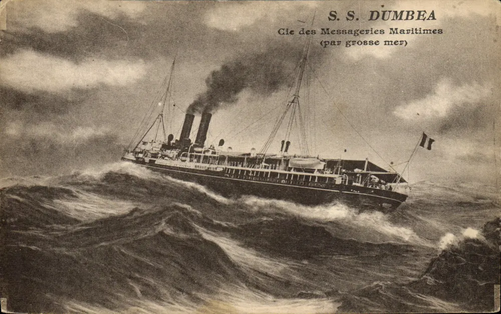 S.S. DUMBEA — em alto-mar — Cie des Messageries Maritimes - Frente