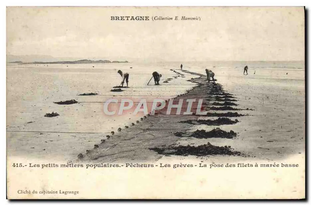 Die populären kleinen Handwerke - Fischer - Die Strände - Das Auslegen der Netze bei Ebbe — Bretagne (Sammlung E. Hamonic) — Foto vom Kapitän Lagrange - Vorderseite