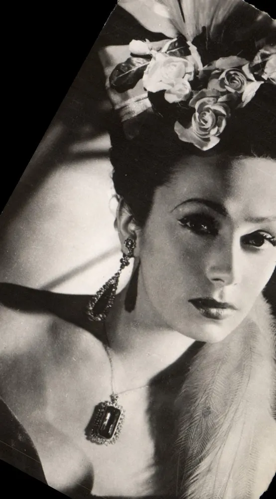 Mulher elegante — retrato em preto e branco — Éditions E.G. Paris - Frente