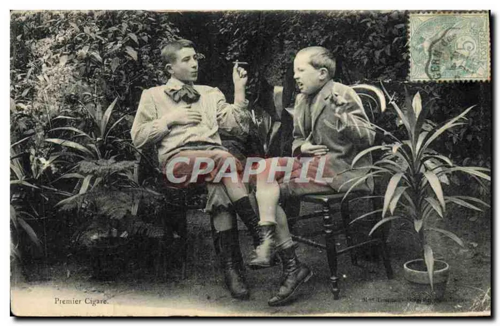 Zwei Jungen im Garten — Premier Cigare — anonymer Verlag, Seriennummer nicht sichtbar - Vorderseite