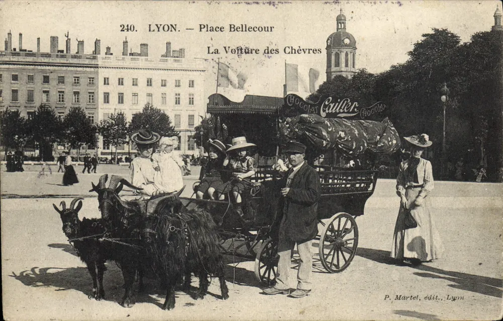 LYON — Place Bellecour — Die Ziegenkutsche — P. Martel, Verlag, Lyon - Vorderseite