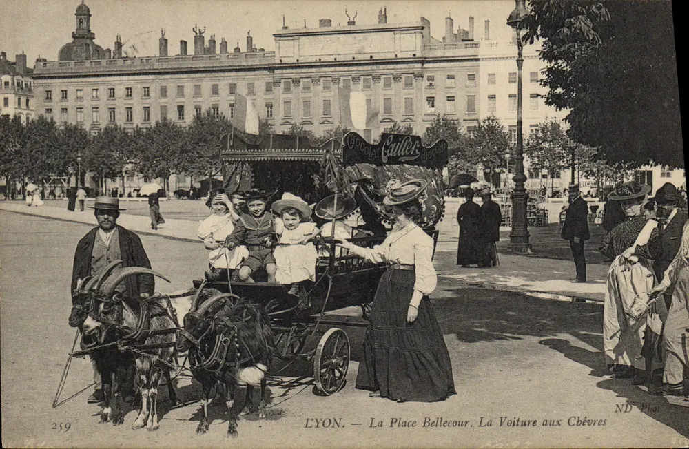 LYON. — Der Bellecour-Platz. Das Ziegenwagen — ND Phot, n°259 - Vorderseite