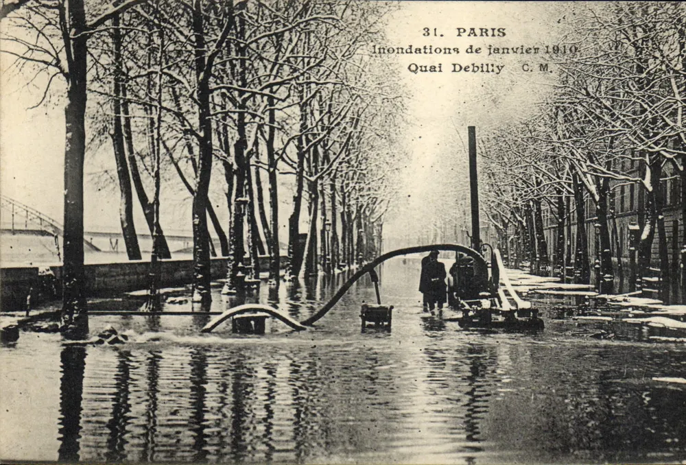 Paris — Überschwemmungen im Januar 1910 am Quai Debilly — C.M. n°31 - Vorderseite