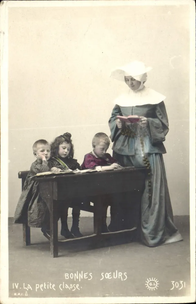 BOAS IRMÃS — A pequena classe — G.L. n° 3031 - Frente