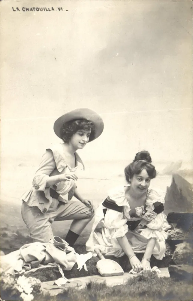 Zwei junge Frauen am Meer — La Chatouilla VI — J.M. Paris - Vorderseite