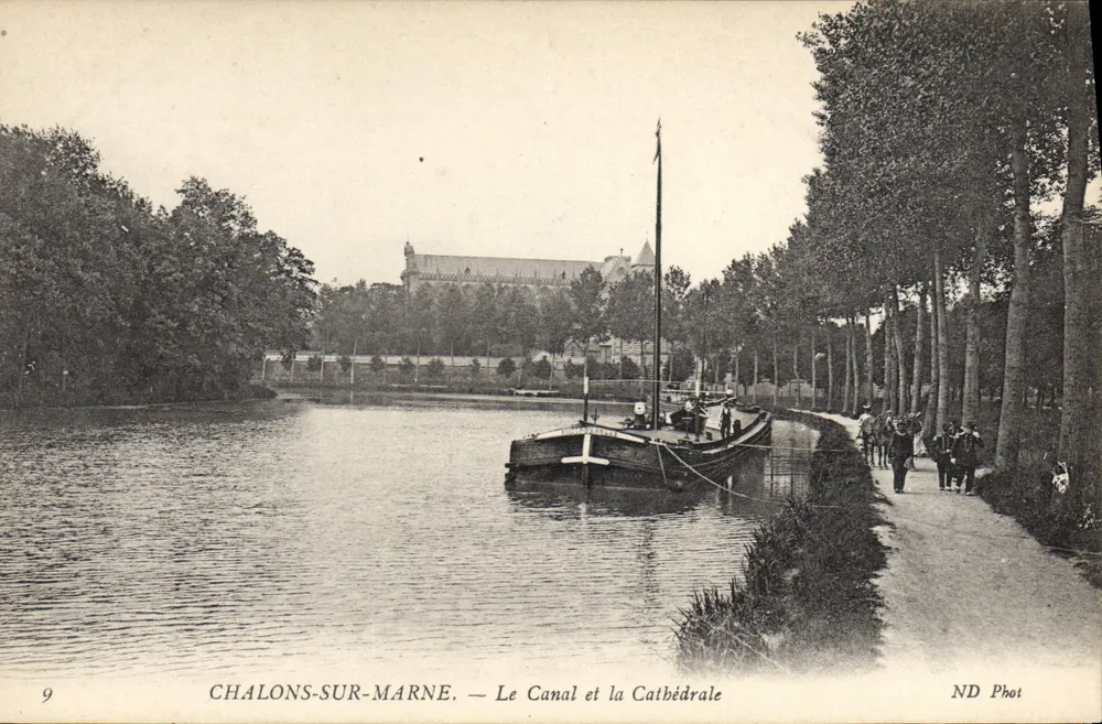 Chalons-sur-Marne — Der Kanal und die Kathedrale — ND Phot - Vorderseite