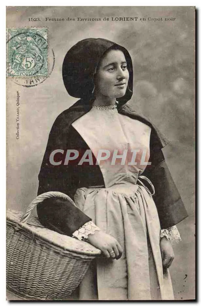 Frau aus den Umgebungen von LORIENT in einem schwarzen Cape — Sammlung VILLARD, Quimper — n° 1523 - Vorderseite