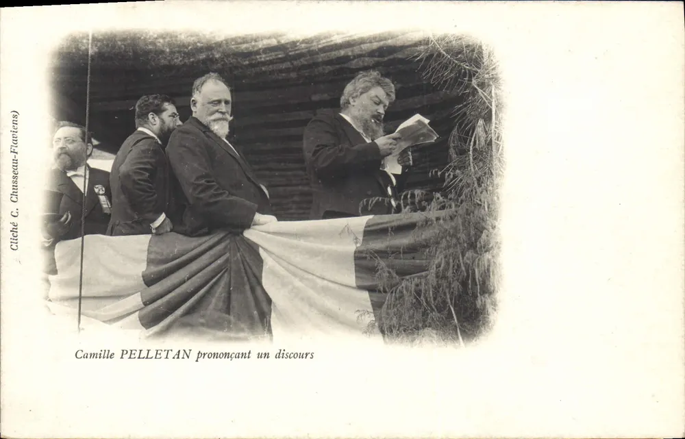 Camille Pelletan bei einer Rede — Foto von C. Chasséau-Flaviens - Vorderseite