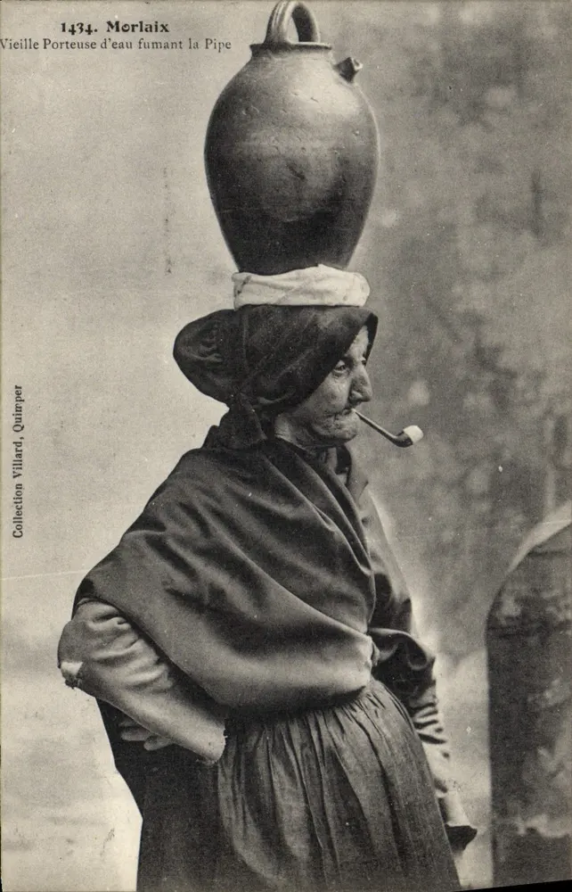 Morlaix — Alte Wasserträgerin, die eine Pfeife raucht — Collection Villard, Quimper - Vorderseite