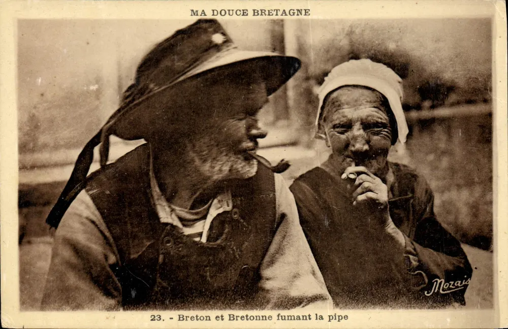 Breton und Bretonne, die eine Pfeife rauchen — Meine süße Bretagne — J. Mozais, Nr. 23 - Vorderseite