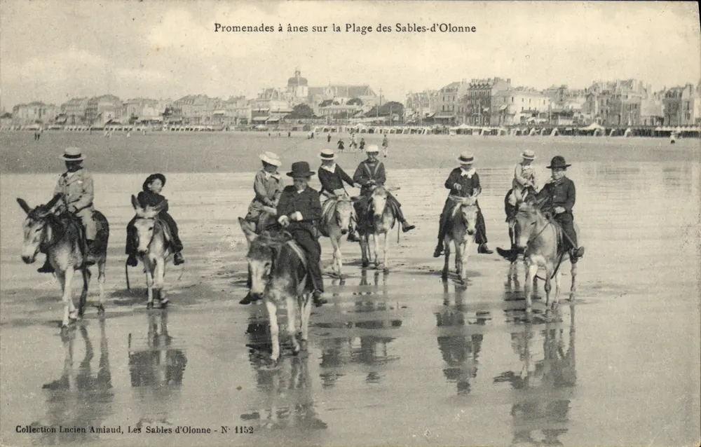 Promenade mit Eseln an der Strand von Sables-d'Olonne — Sammlung Lucien Amiaud, Nr. 1152 - Vorderseite