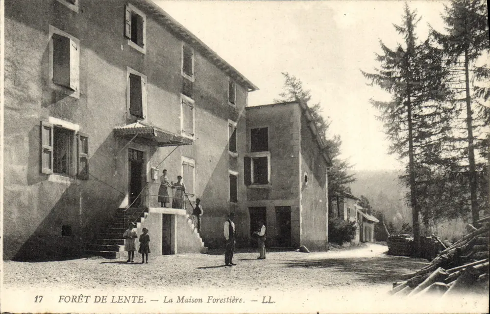 Floresta de Lente — A Casa Florestal — LL. n°17 - Frente
