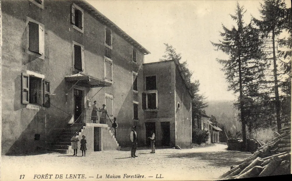 Floresta de Lente — A Casa Florestal — LL. - Frente