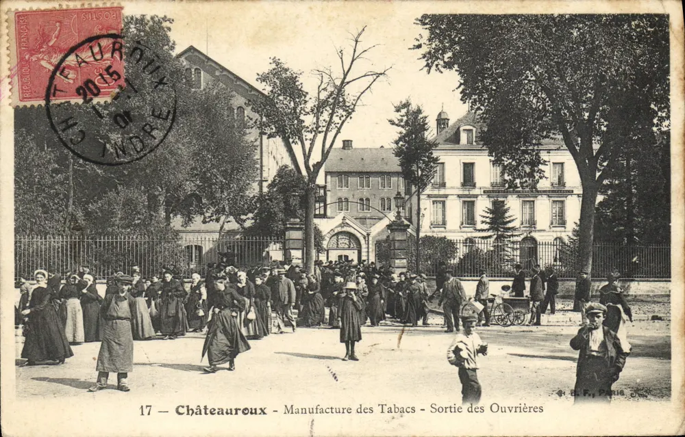Châteauroux — Tabakfabrik — Arbeiterinnen verlassen die Fabrik — Verlag E. F. Paris, Nr. 17 - Vorderseite