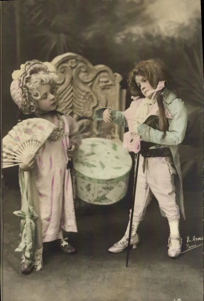 Zwei Kinder in Theaterkostüm — R. Hamui, Paris - Vorderseite