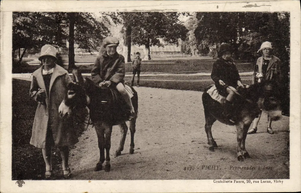 Vichy — Passeios a mula — Coutellerie Faure, 20, rue Lucas, Vichy - Frente