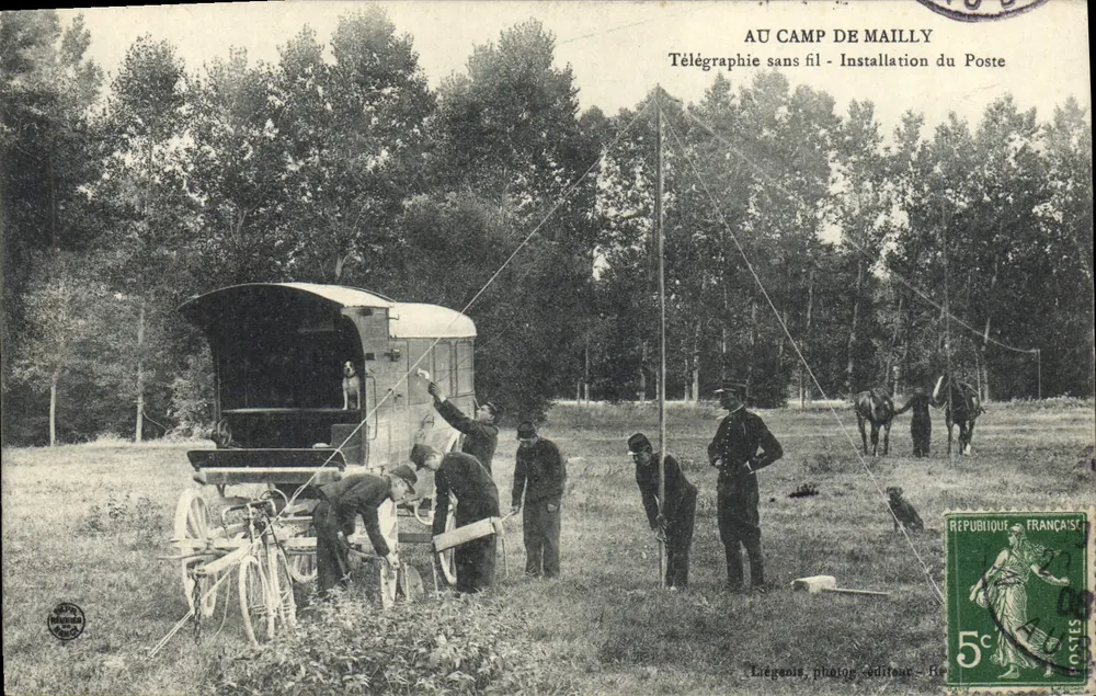 Am Camp de Mailly — Funktelegraphie - Installation der Station — Liégeois, Fotograf und Verleger - Vorderseite