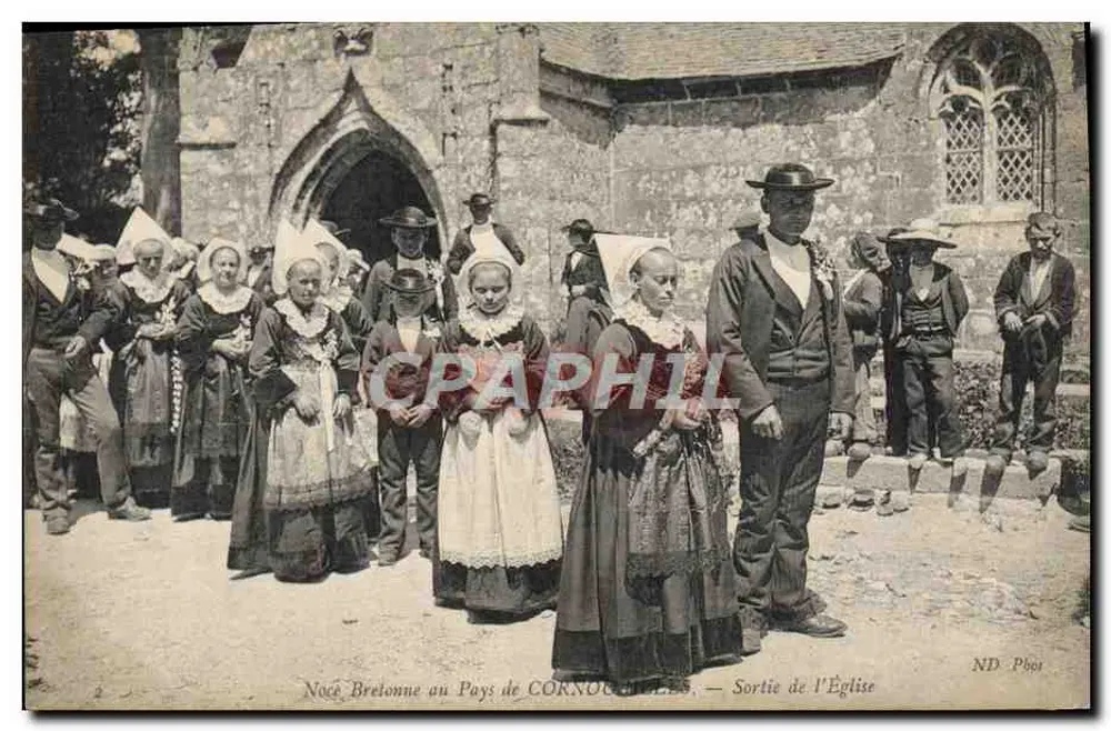 Brettonische Hochzeiten im Pays de Cornouailles — Verlassen der Kirche — ND Phot - Vorderseite