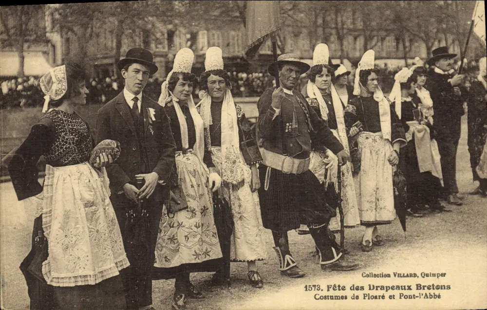 Fest der Bretonischen Fahnen — Kostüme von Ploaré und Pont-l'Abbé — Sammlung VILLARD, Quimper - Vorderseite